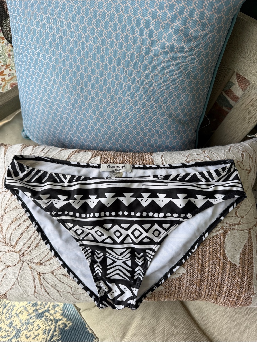 Women’s bikini bottom black and white tribal pattern